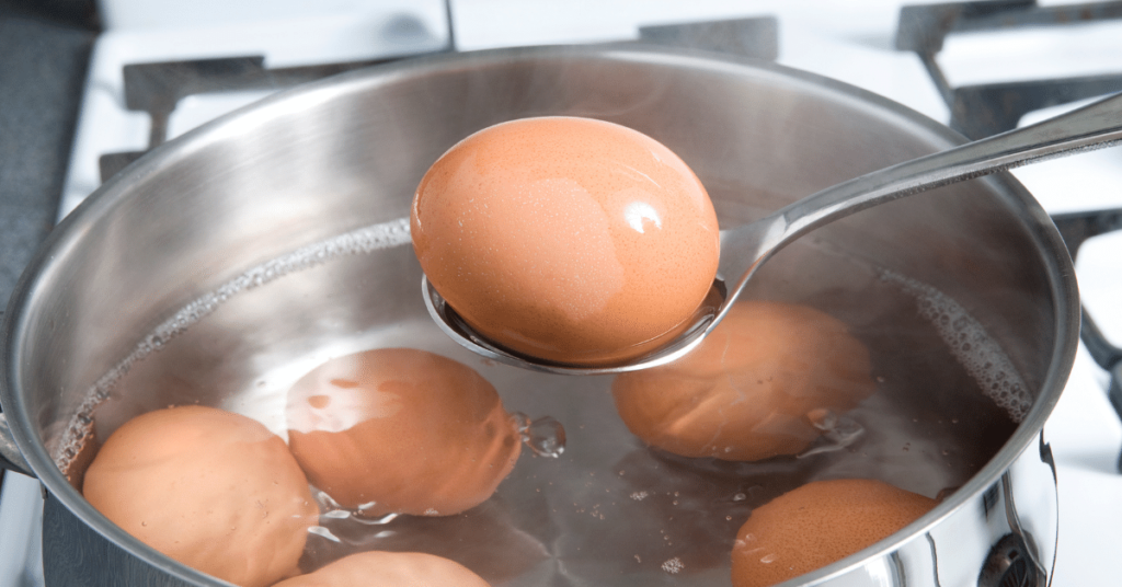 Boiling eggs in a matter of minutes for a delicious and healthy snack