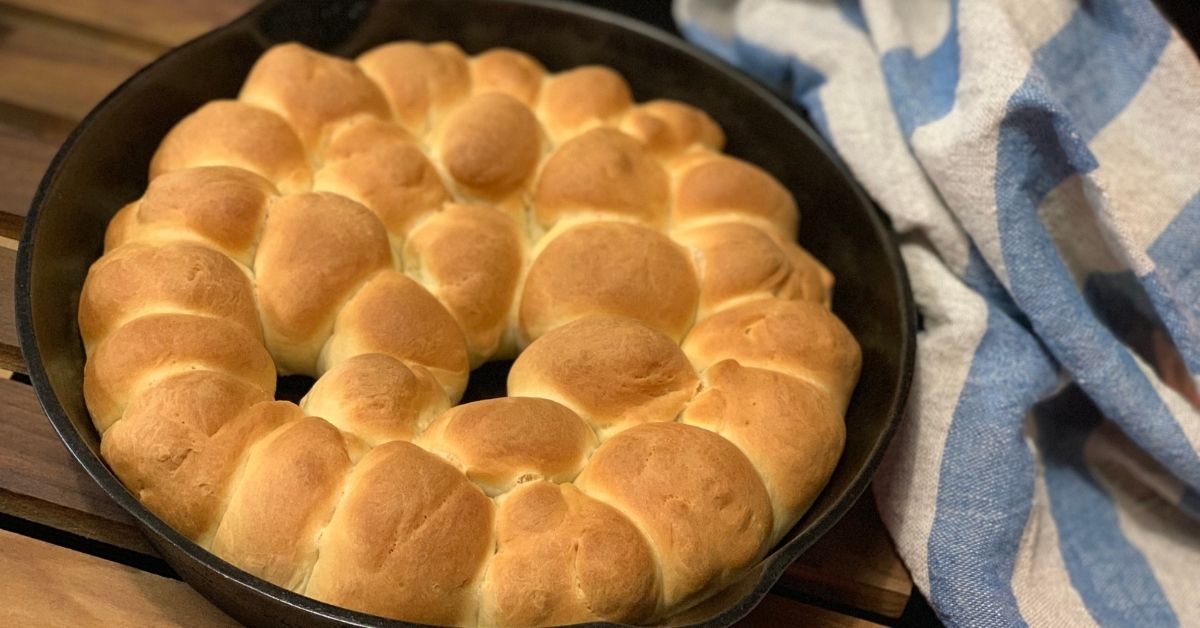 baked rolls in cast iron