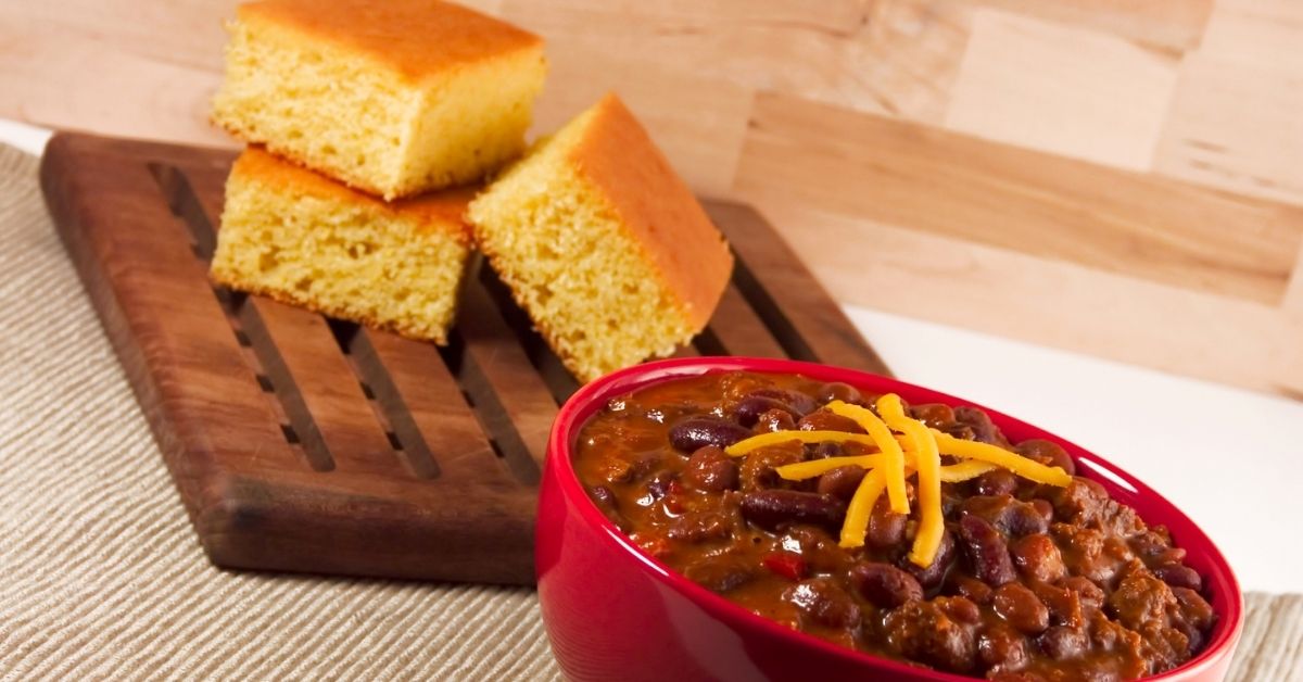 chili and cornbread